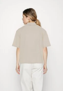 Even&Odd Linen-Mix Button Down Blouse - Chemisier - Beige 10 Even&Odd Linen-Mix Button Down Blouse - Chemisier - Beige -Even-Odd Magasin 0c42a8f256c6472ebc62eae26f7976db