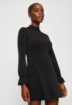 Even&Odd Rushed Neckline Flowy Long Sleeves - Robe En Jersey - Black -Even-Odd Magasin 14dbde1d4c18466db407630134cf2ce4