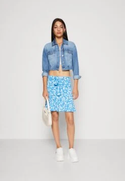Even&Odd Mini Skirt With Volant - Jupe Trapèze - Light Blue/White 9 Even&Odd Mini Skirt With Volant - Jupe Trapèze - Light Blue/White -Even-Odd Magasin 158cb76ce64a4e16ad6bf472d61f789b