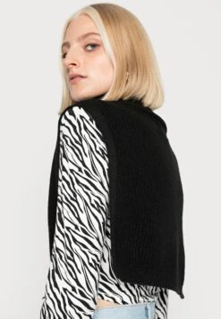 Even&Odd Cape - Black -Even-Odd Magasin 17090c0bb5084c96890221000815ab11