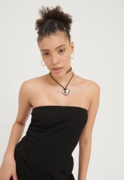Even&Odd Bandeau Wide Leg Jumpsuit - Combinaison - Black 11 Even&Odd Bandeau Wide Leg Jumpsuit - Combinaison - Black -Even-Odd Magasin 1b4c0b4d2c1045f6b841511f5c95fc2a