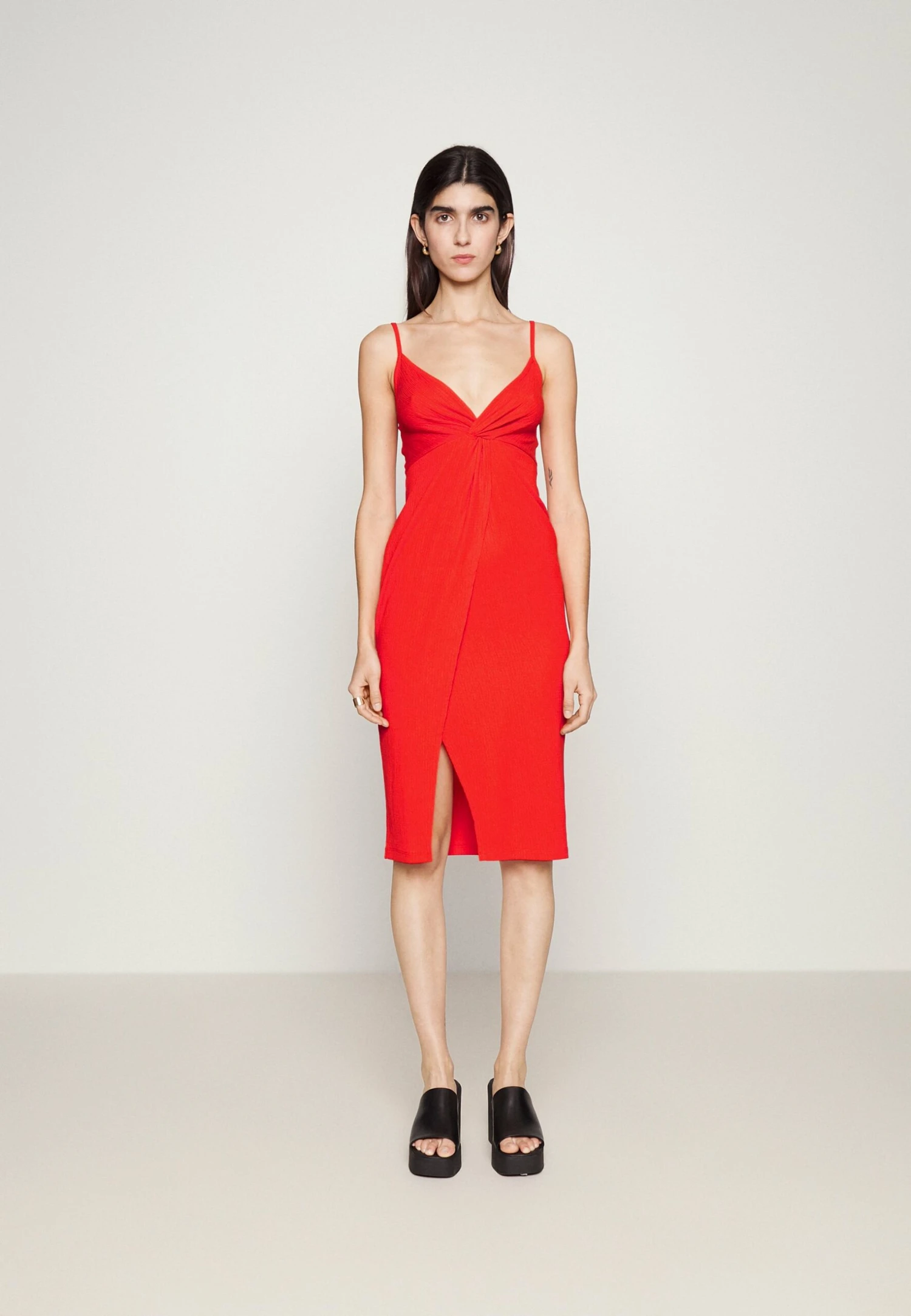 Even&Odd Eo-Ss23-C144-Sj / Strappy V Neck Knot Front Waist Midi Dress / 302 - Red - Robe De Jour - Red 5 Even&Odd Eo-Ss23-C144-Sj / Strappy V Neck Knot Front Waist Midi Dress / 302 - Red - Robe De Jour - Red – Image 3
