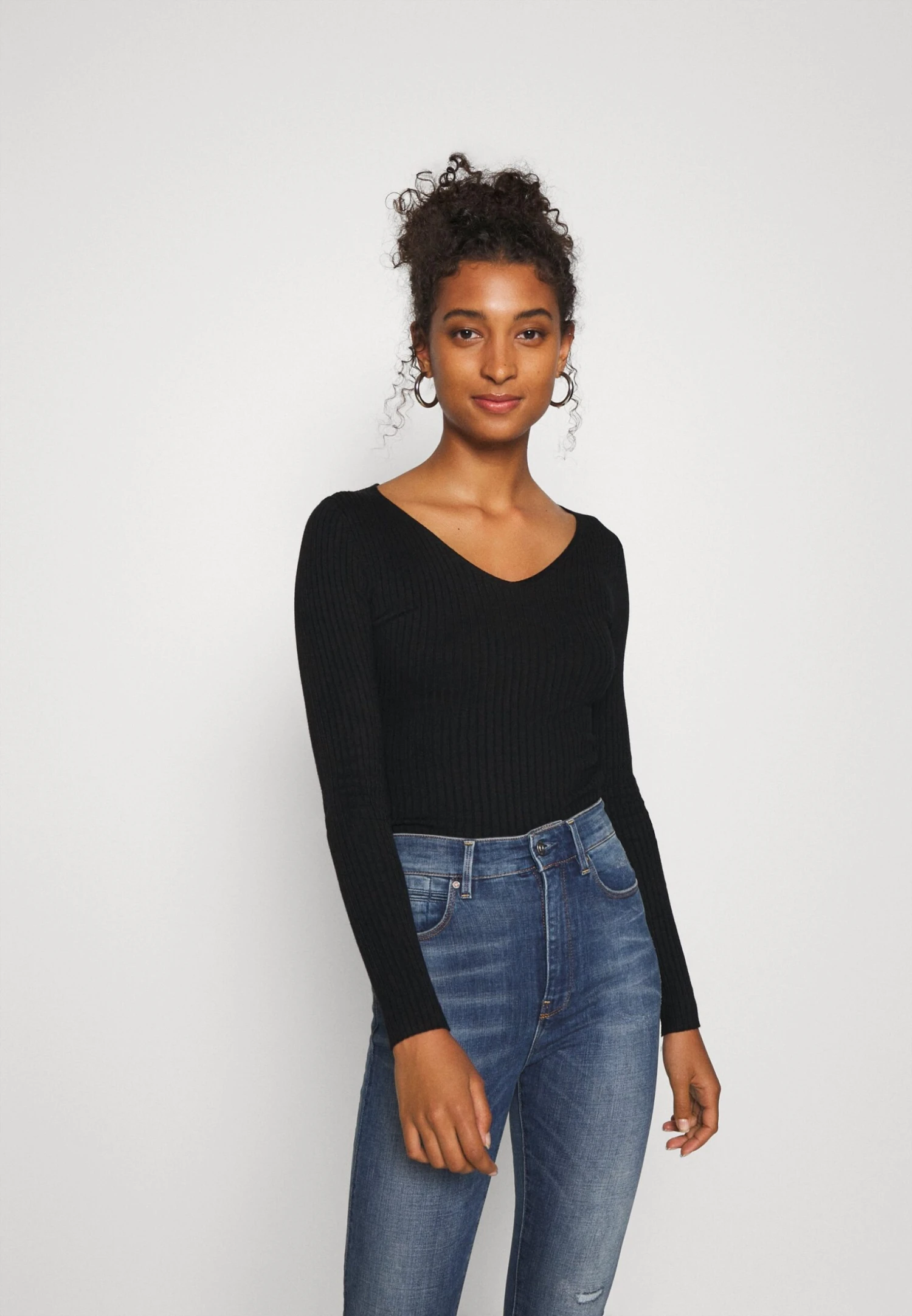 Even&Odd Pullover - Black 3 Even&Odd Pullover - Black