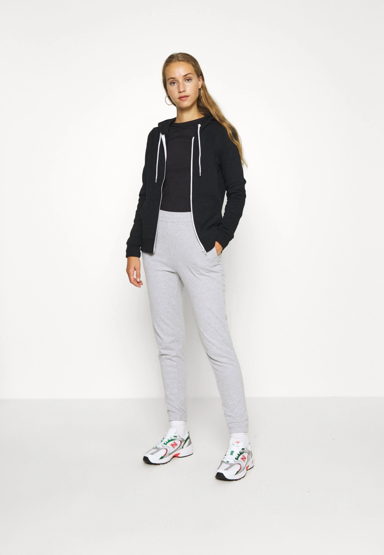 Even&Odd Sweat Zippé - Black 4 Even&Odd Sweat Zippé - Black – Image 2