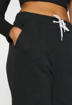 Even&Odd Regular Fit Jogger With Contrast - Pantalon De Survêtement - Black -Even-Odd Magasin 34ddd41dae214f089b79c437aff8dda2