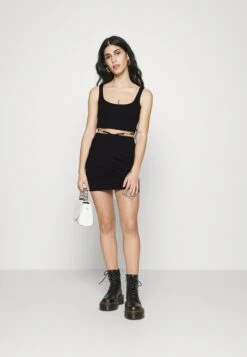 Débardeur - 802 - Black_001 - White