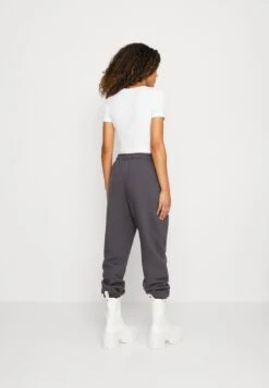 Even&Odd 3 Pack - T-Shirt Basique - White/Black/Olive -Even-Odd Magasin 44188ebc6386424292ef7919e3e04579