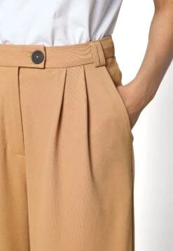 Petite Business Casual Wide Legs With Front Pleats - Pantalon Classique - Beige 13 Petite Business Casual Wide Legs With Front Pleats - Pantalon Classique - Beige -Even-Odd Magasin 47844fef422e479e8400f811faaf96ae