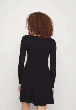 Even&Odd Eckiger Ausschnitt Mini Strickkleid - Robe Pull - Black -Even-Odd Magasin 59e21988ccc542909adaa7ba706c98de