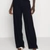 Wide Leg Trousers - Pantalon Classique - Dark Blue 2 Wide Leg Trousers - Pantalon Classique - Dark Blue -Even-Odd Magasin 682a0193b36549ad96b36da9f66de38c