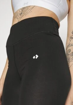 Pantalon 3/4 De Sport - Black -Even-Odd Magasin 795eb34d88eb4bd78d30f4637f56024d