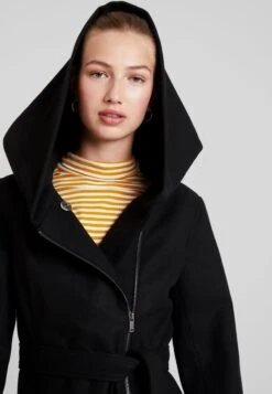 Even&Odd Manteau Court - Black -Even-Odd Magasin 8d36bd0350724564ba1f515620849e7e