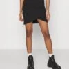 Even&Odd Asymetric Overlap Wrap Mini High Waisted Skirt - Jupe Crayon - Black -Even-Odd Magasin 8e0d968390bc4157829c4828e4bfa0ac