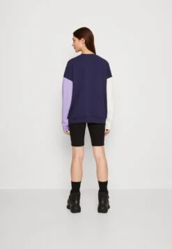 Even&Odd Sweatshirt - Dark Blue/Purple/Off-White 10 Even&Odd Sweatshirt - Dark Blue/Purple/Off-White -Even-Odd Magasin 90944d56b63d4e93b5f158c0bede2329