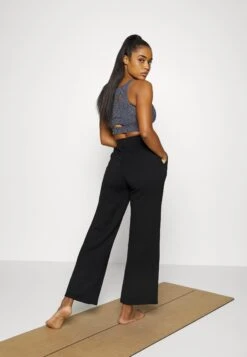 Pantalon De Survêtement - Black -Even-Odd Magasin ae020d67c8594a45808c84f9550f3063