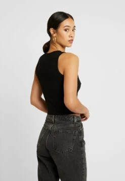 Even&Odd Cropped Tank - Débardeur - Black -Even-Odd Magasin afc24b4a441540bb86d156aaad691881