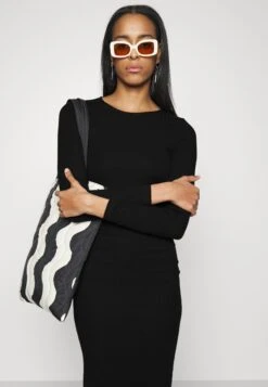 Column Maxi Dress - Robe Longue - Black -Even-Odd Magasin b6114e0c98fb4ff099cad26146603379