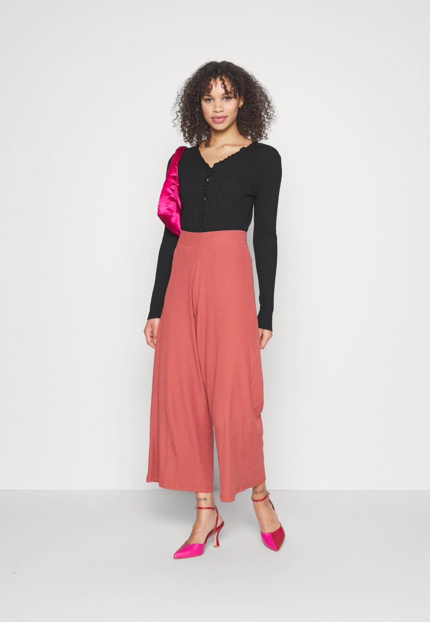 Pantalon Classique - Red 4 Pantalon Classique - Red – Image 2