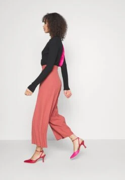 Pantalon Classique - Red 12 Pantalon Classique - Red -Even-Odd Magasin c49175d7160b45e3821ebddf1e0c095b