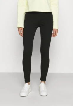 Even&Odd Set - Short - Black 10 Even&Odd Set - Short - Black -Even-Odd Magasin c69c35ac444c4bc4a667e87d3a11b230