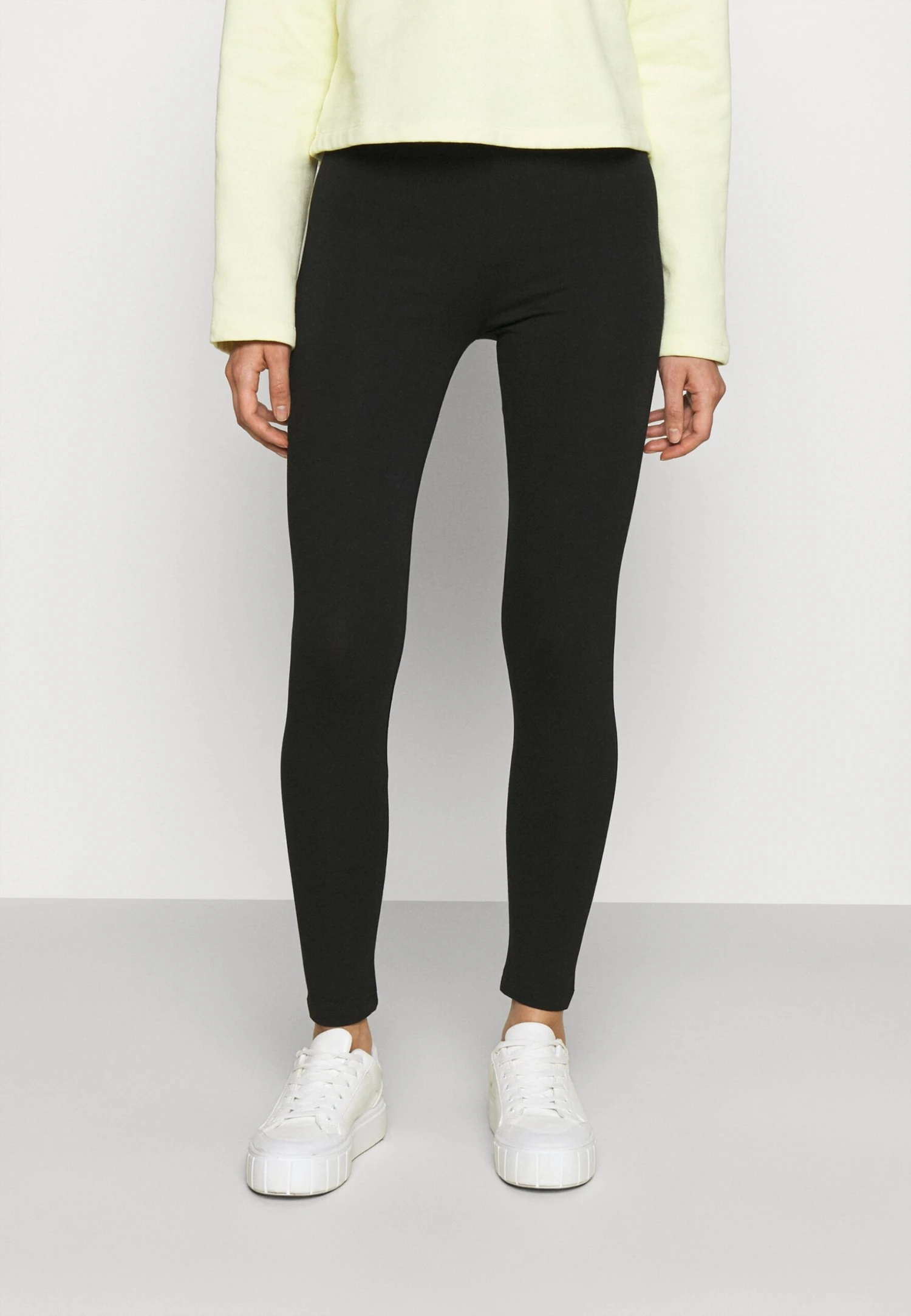 Even&Odd Set - Short - Black 5 Even&Odd Set - Short - Black – Image 3