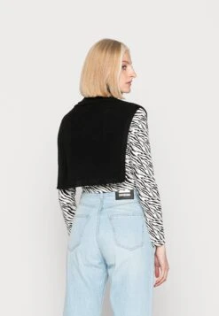 Even&Odd Cape - Black -Even-Odd Magasin d192a8b4770a4497adec6047a907f41a