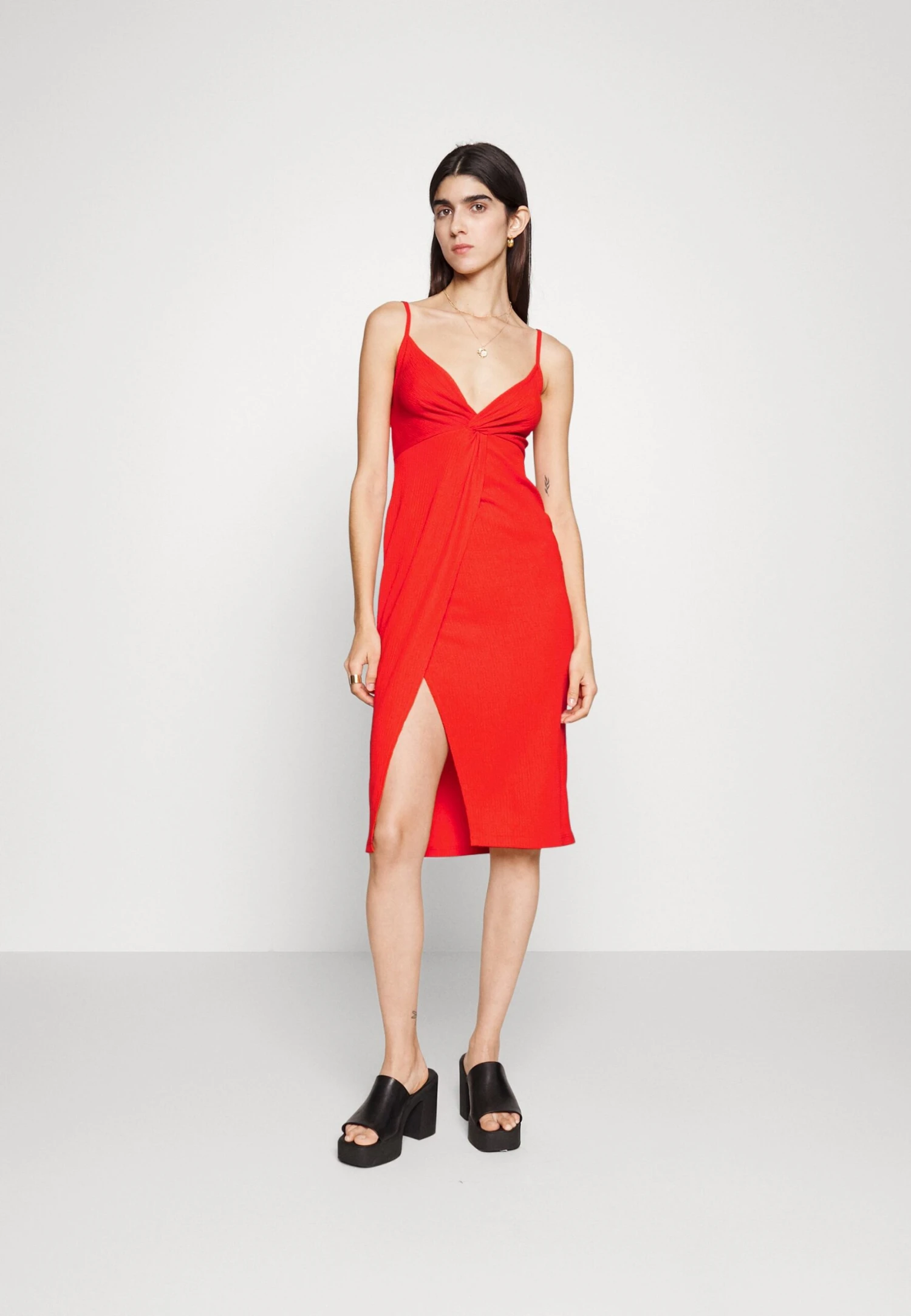 Even&Odd Eo-Ss23-C144-Sj / Strappy V Neck Knot Front Waist Midi Dress / 302 - Red - Robe De Jour - Red 7 Even&Odd Eo-Ss23-C144-Sj / Strappy V Neck Knot Front Waist Midi Dress / 302 - Red - Robe De Jour - Red – Image 5