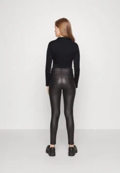 T-Shirt À Manches Longues - Black -Even-Odd Magasin fd320e479eb0489fb3d8dc4f7f3a62b9